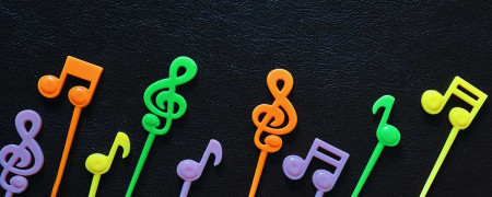 Ampio catalogo musicale di dischi in vinile, cd, musicassette